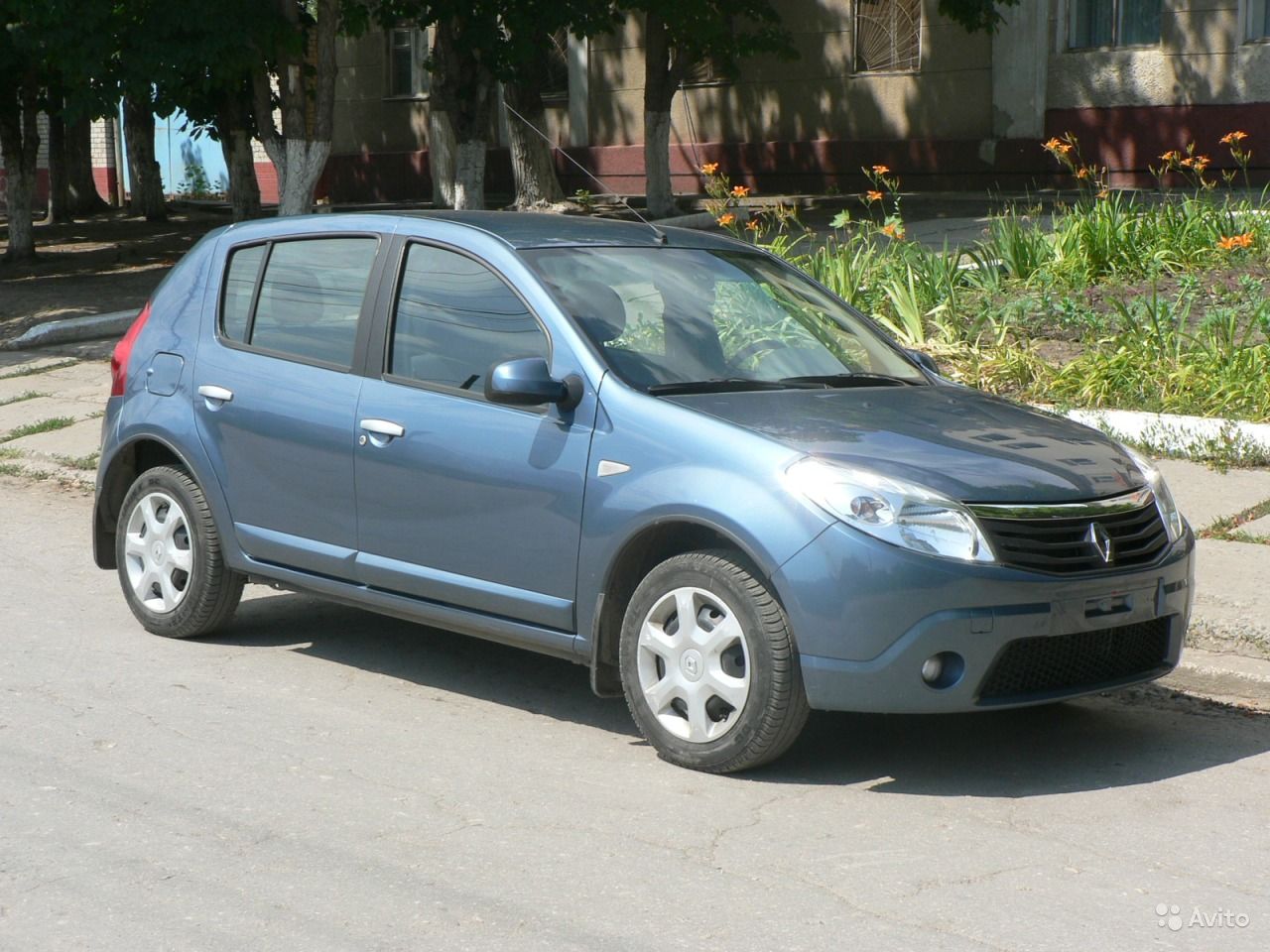 Renault Logan 2004 bleu Mineral